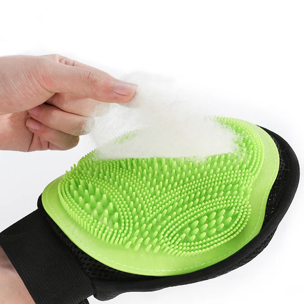 Pet Bath & Massage Glove – Deshedding Brush for Dogs & Cats